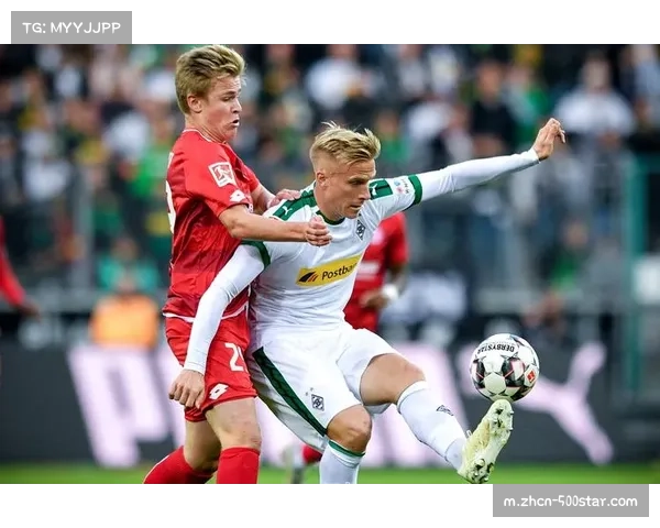 门兴新星乌尔比希德甲首秀,地区联赛10场11球亮眼。 门兴新星乌尔比希德甲首秀,地区联赛10场11球亮眼。